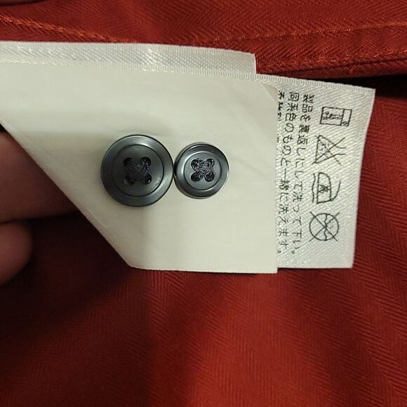 Eddie Bauer classic fit wrinkle and stain resistant men's dress shirt - Picture 5 of 5